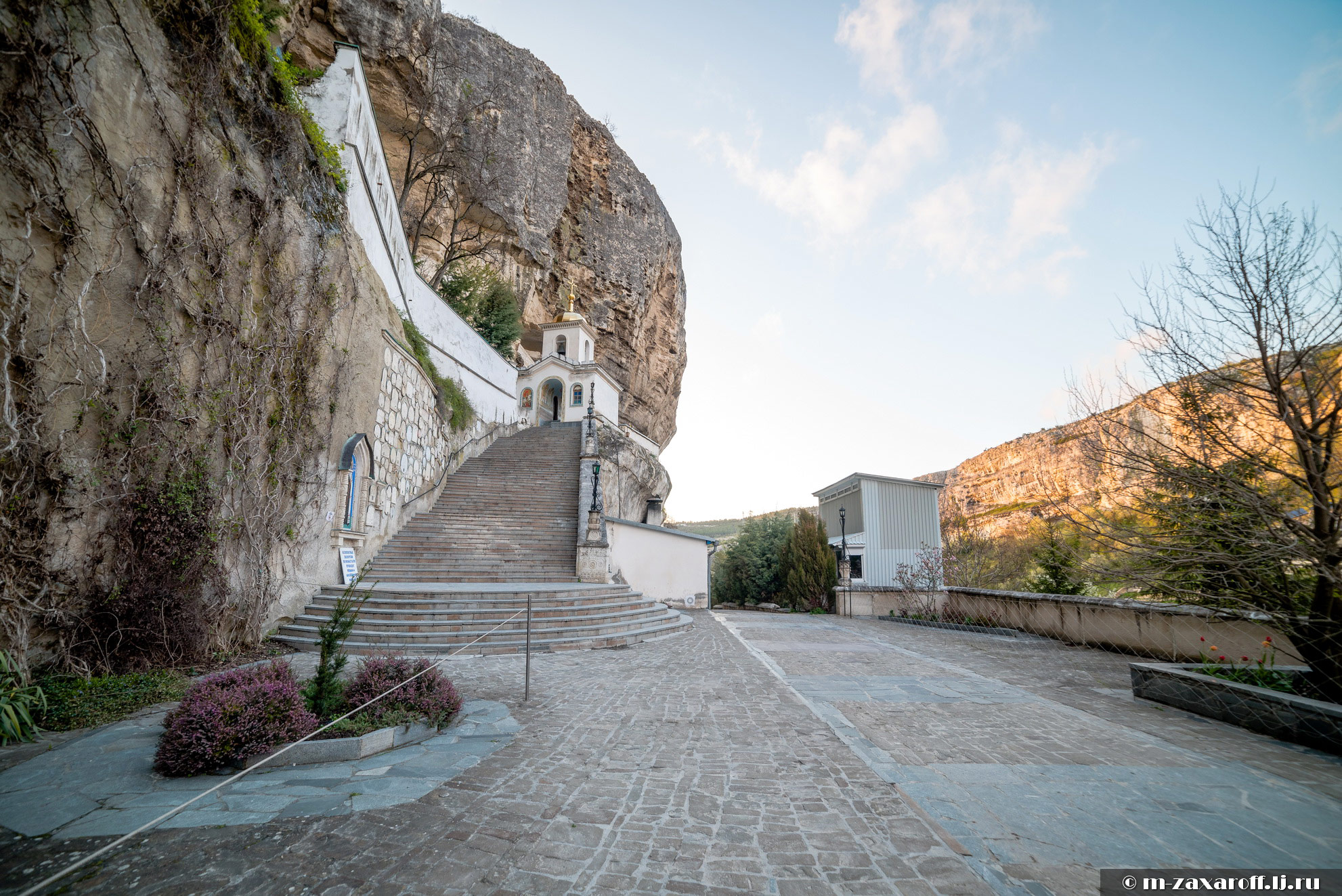 Bakhchysarai Cave Monastery (Свято-Успенский пещерный монастырь, Бахчисарай)